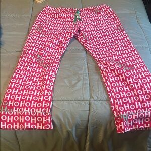 Old Navy Red and Green Women’s Pajama Bottoms